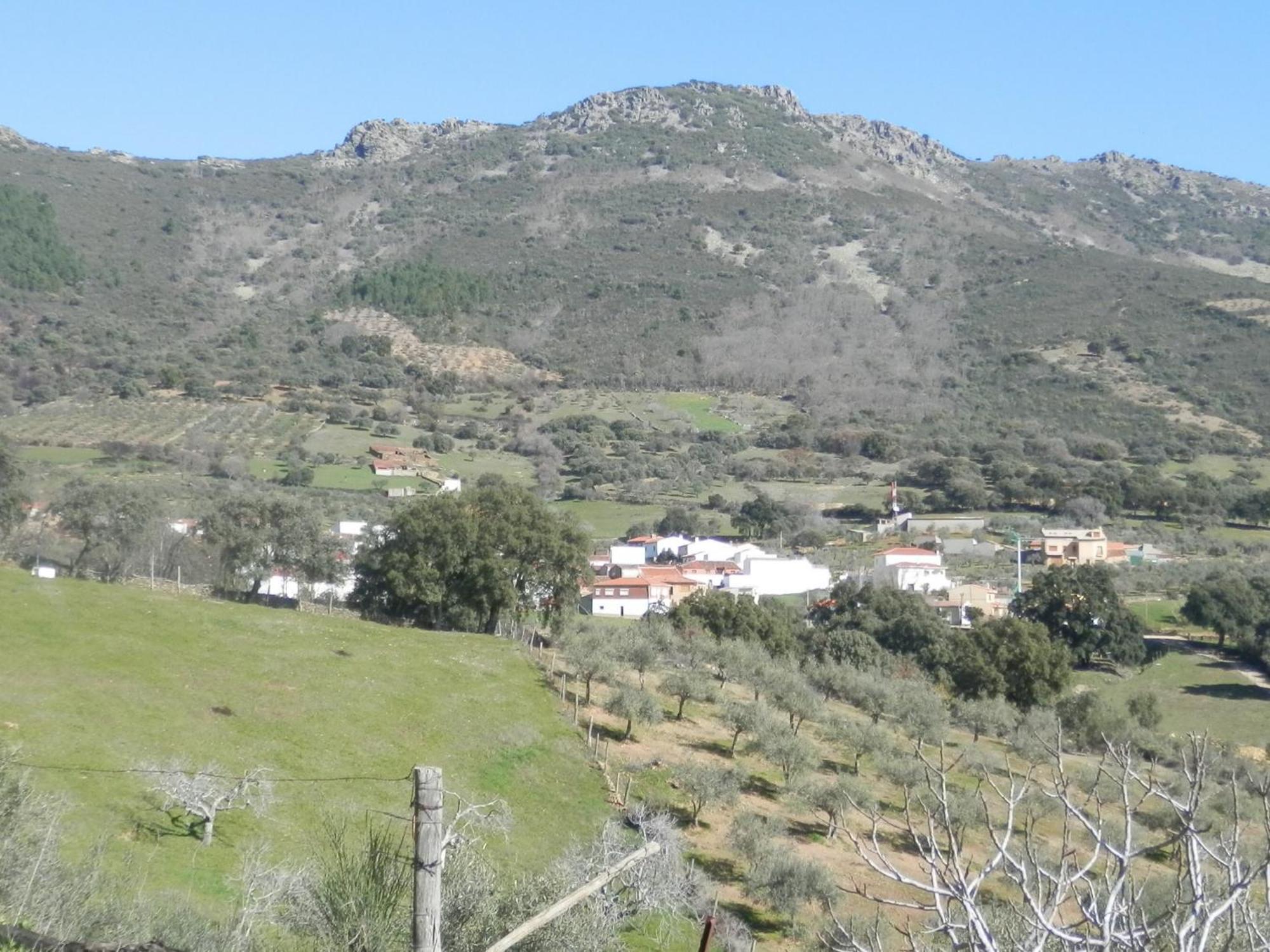 Apartamentos Rurales En Plena Sierra La Calera Exteriör bild