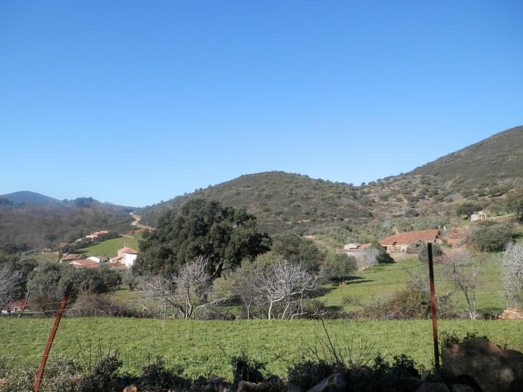 Apartamentos Rurales En Plena Sierra La Calera Exteriör bild
